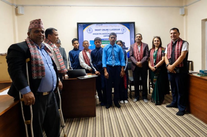 खगेन्द्र नवजीवन विशेष शिक्षा विद्यालयलाई कृषि विकास बैंकद्वारा डिजिटल स्मार्टबोर्ड हस्तान्तरण