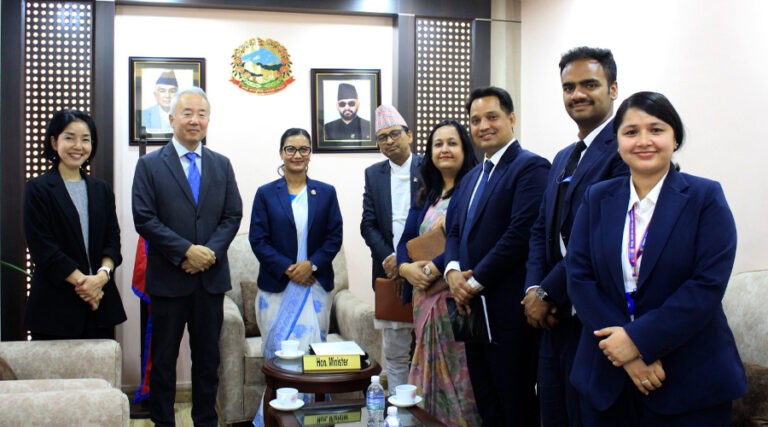 कानुन मन्त्री गौतम र जापानी राजदूत टोरूबीच भेटवार्ता