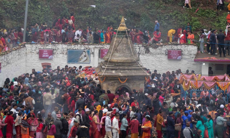 मातातीर्थमा स्नान गर्नेको घुइँचो