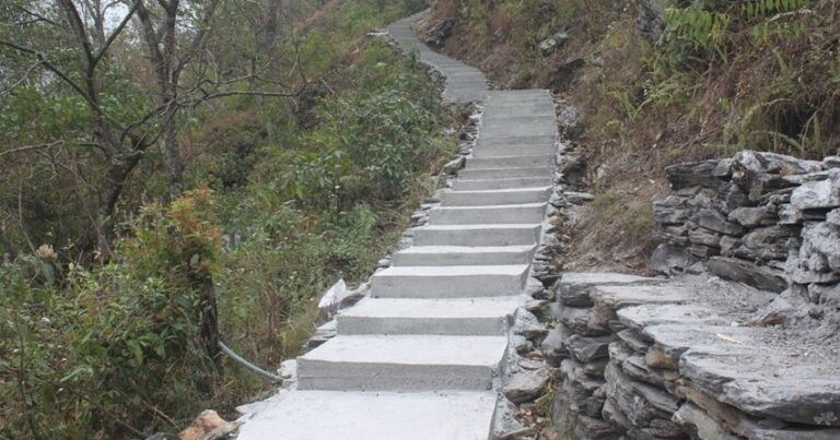 पर्यटकीयस्थल खोपारा–खयर जोड्ने पदमार्ग निर्माण