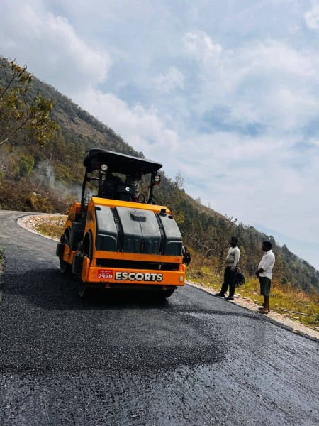  ग्रामीण सडक धमाधम कालोपत्र हुँदै