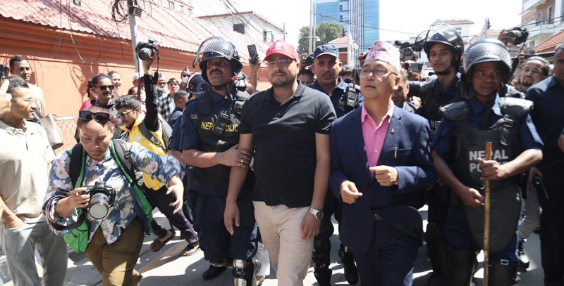 पक्राउ परेका राप्रपाका शीर्ष नेताहरू जिल्ला प्रहरी परिसर काठमाडौँमा