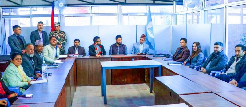 नयाँ परिस्थितिबारे निर्णय लिने जिम्मा सभापति लामिछानेलाई