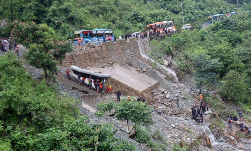 सिमलताल दुर्घटना: भौतिक पूर्वाधार मन्त्रालयद्वारा गठित समितिद्वारा स्थलगत अध्ययन