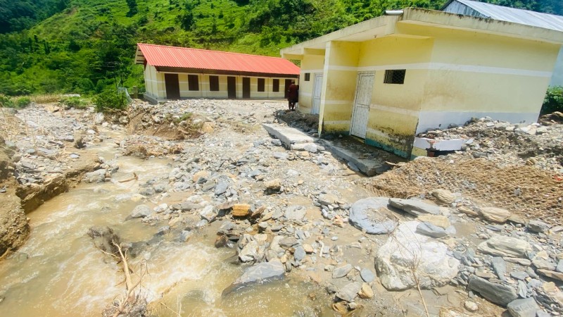 बाढीले विद्यालय भवनमा क्षति